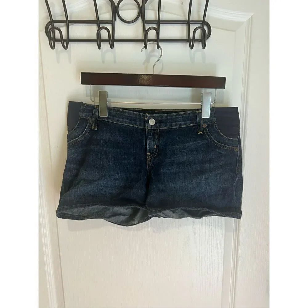 Gap Maternity Jean Shorts side stretch 6